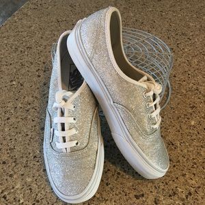 Vans unisex sneakers size 5 Men 7.5 women